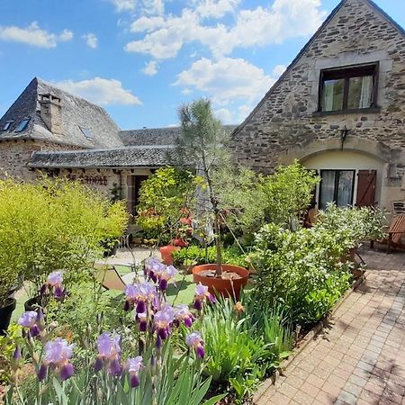 B&B Manoir De La Fabregues Estaing  Bagian luar foto