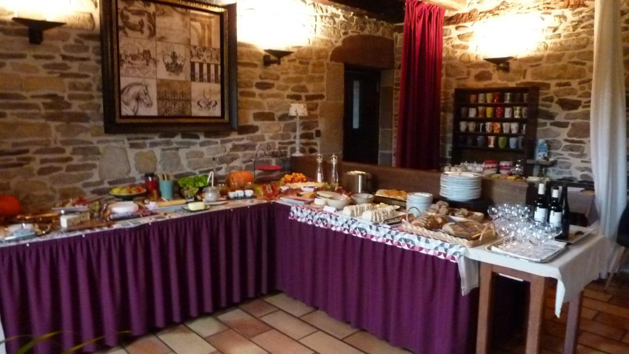 B&B Manoir De La Fabregues Estaing  Bagian luar foto