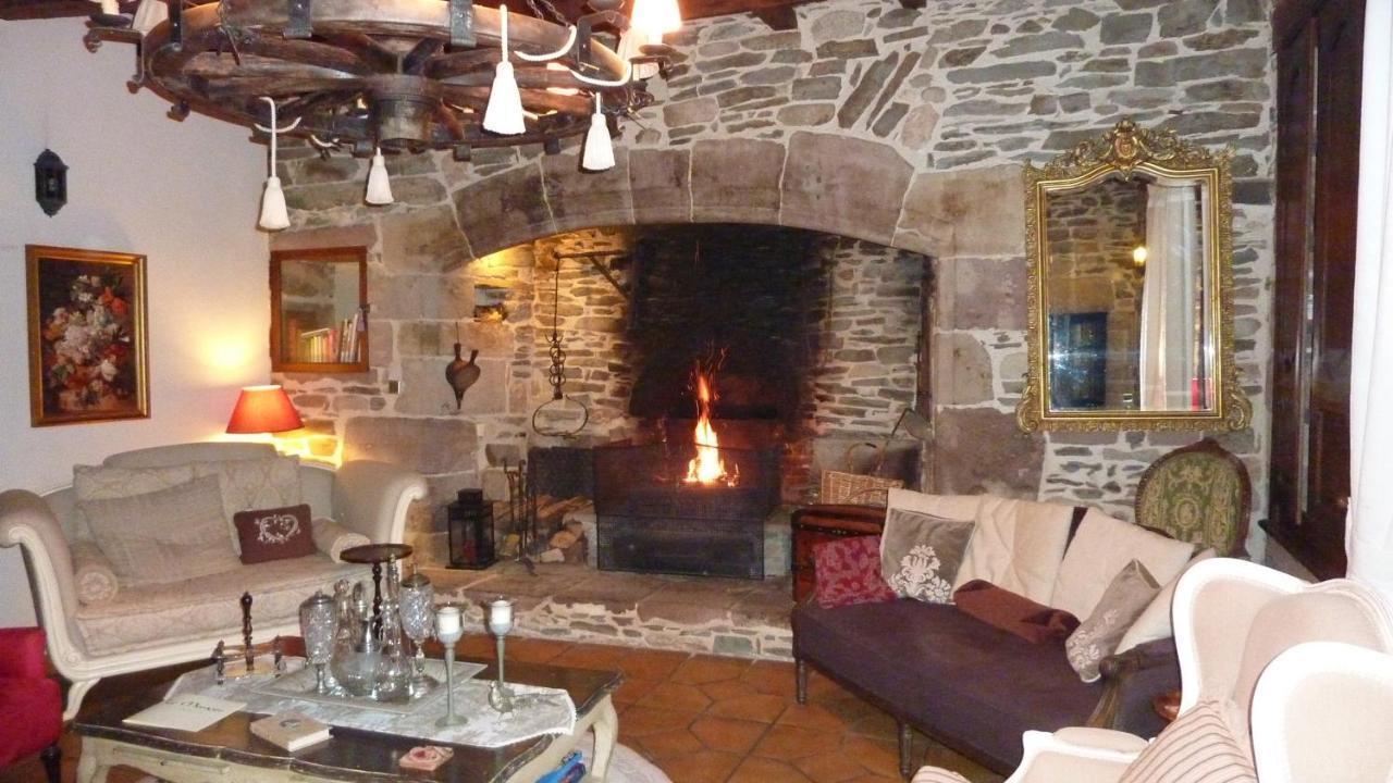 B&B Manoir De La Fabregues Estaing  Bagian luar foto