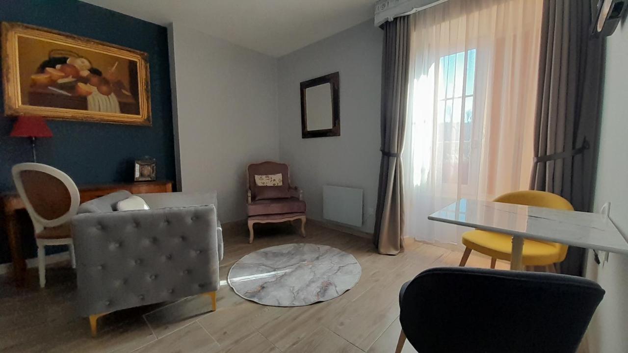B&B Manoir De La Fabregues Estaing  Bagian luar foto