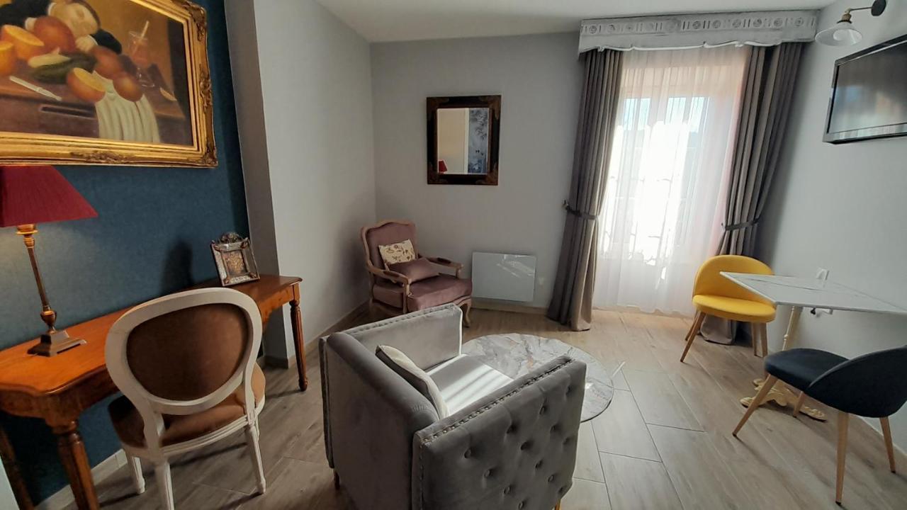 B&B Manoir De La Fabregues Estaing  Bagian luar foto